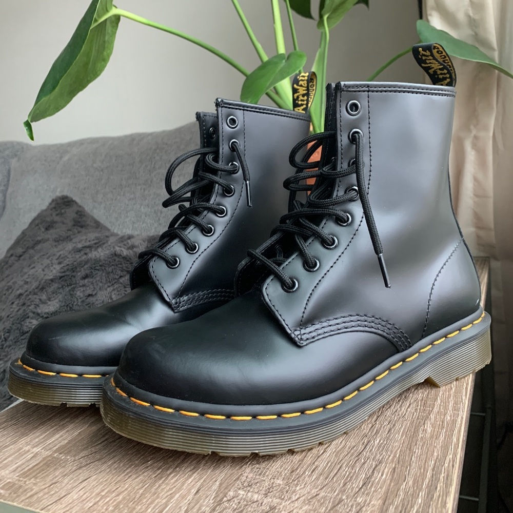 Dr. Martens Women’s Size 8 1460 Boots